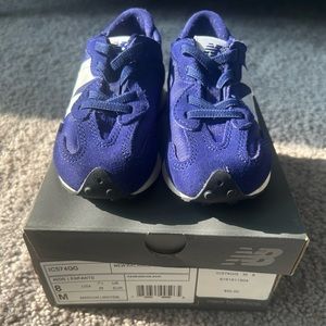 New balance barely used sneaker 8c kids worn x2